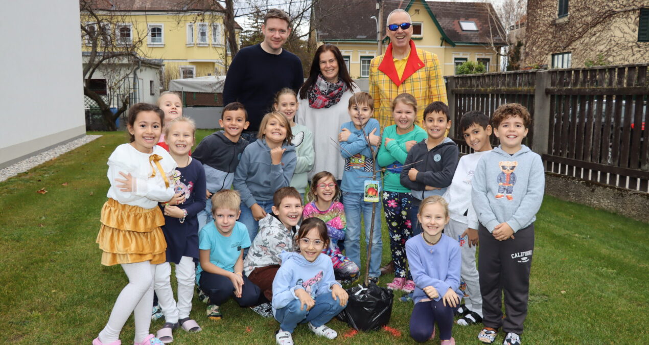 Magische Momente für die Umwelt: Freddy Cool begeistert SchülerInnen mit Klima-Zaubershow